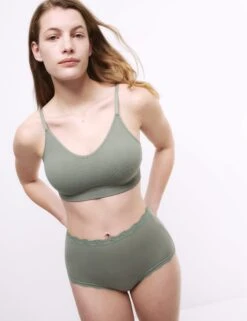 3pk Seamless Non Wired Bralettes -Marks And Spencer Shop 3pk Seamless Non Wired Bralettes 3