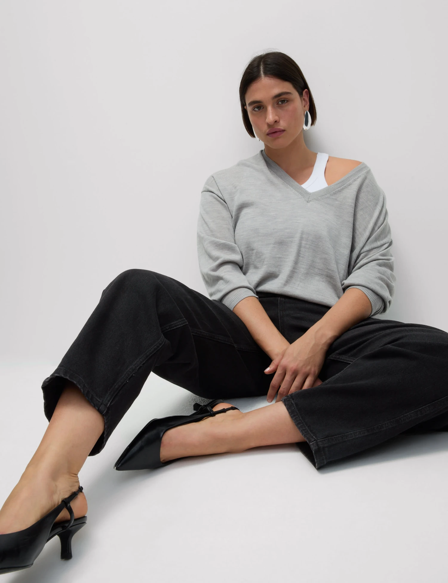 High Waisted Carrot Leg Ankle Grazer Jeans 9 High Waisted Carrot Leg Ankle Grazer Jeans - Image 9