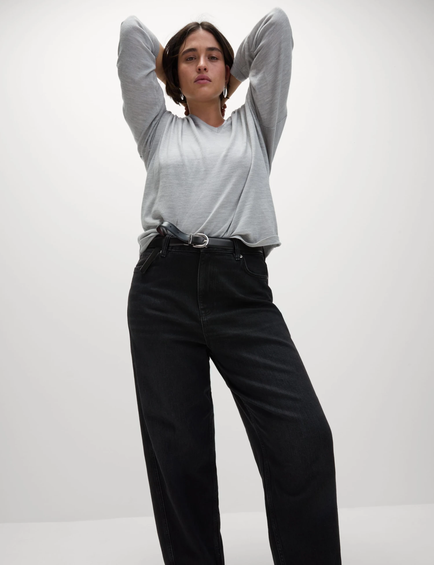 High Waisted Carrot Leg Ankle Grazer Jeans 10 High Waisted Carrot Leg Ankle Grazer Jeans - Image 10