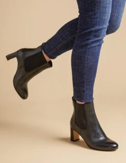 Jones Bootmaker Leather Block Heel Ankle Boot