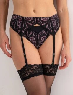 Pour Moi New Romance Lace Suspender
