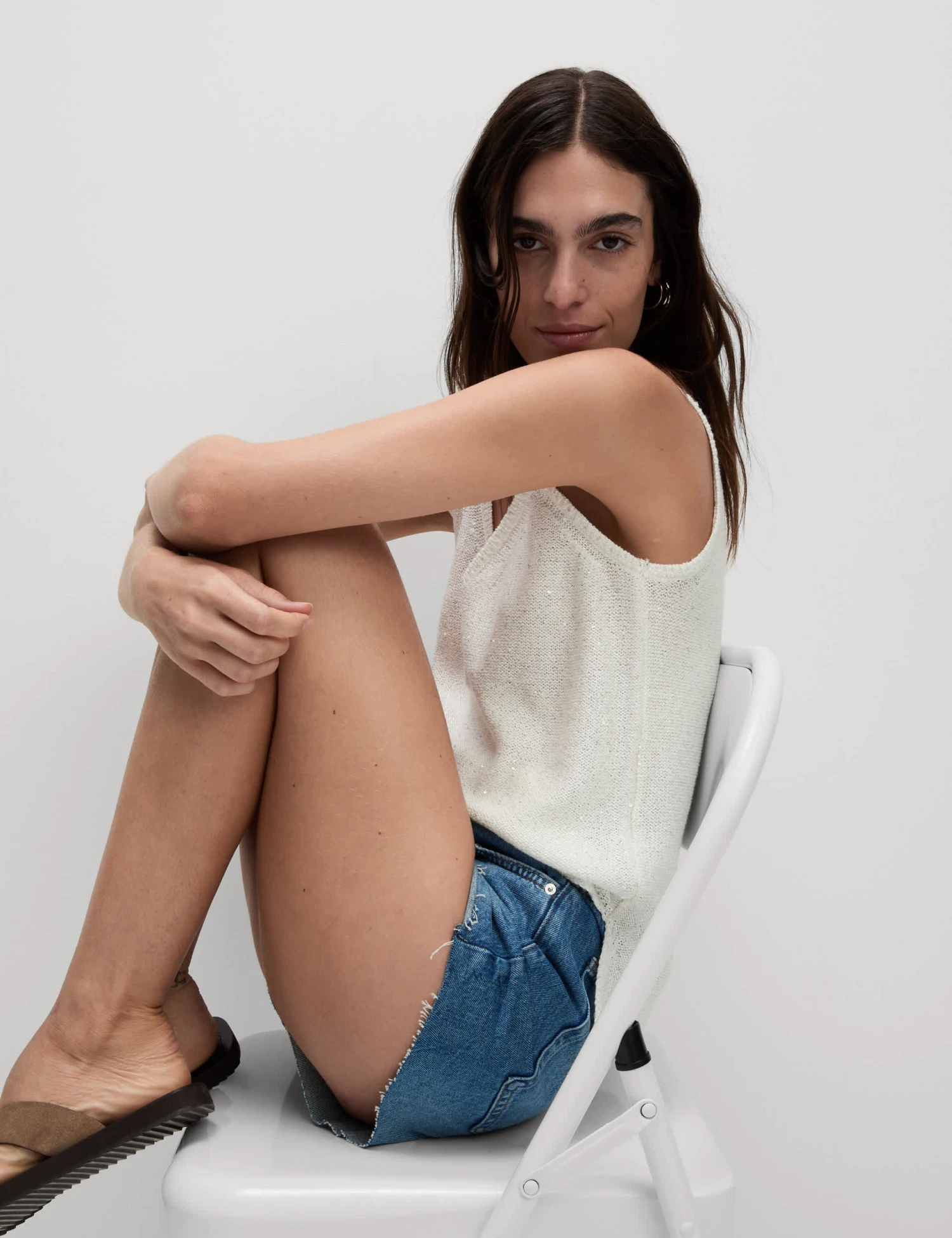 Sequin Textured V-Neck Knitted Vest 3 Sequin Textured V-Neck Knitted Vest - Image 3