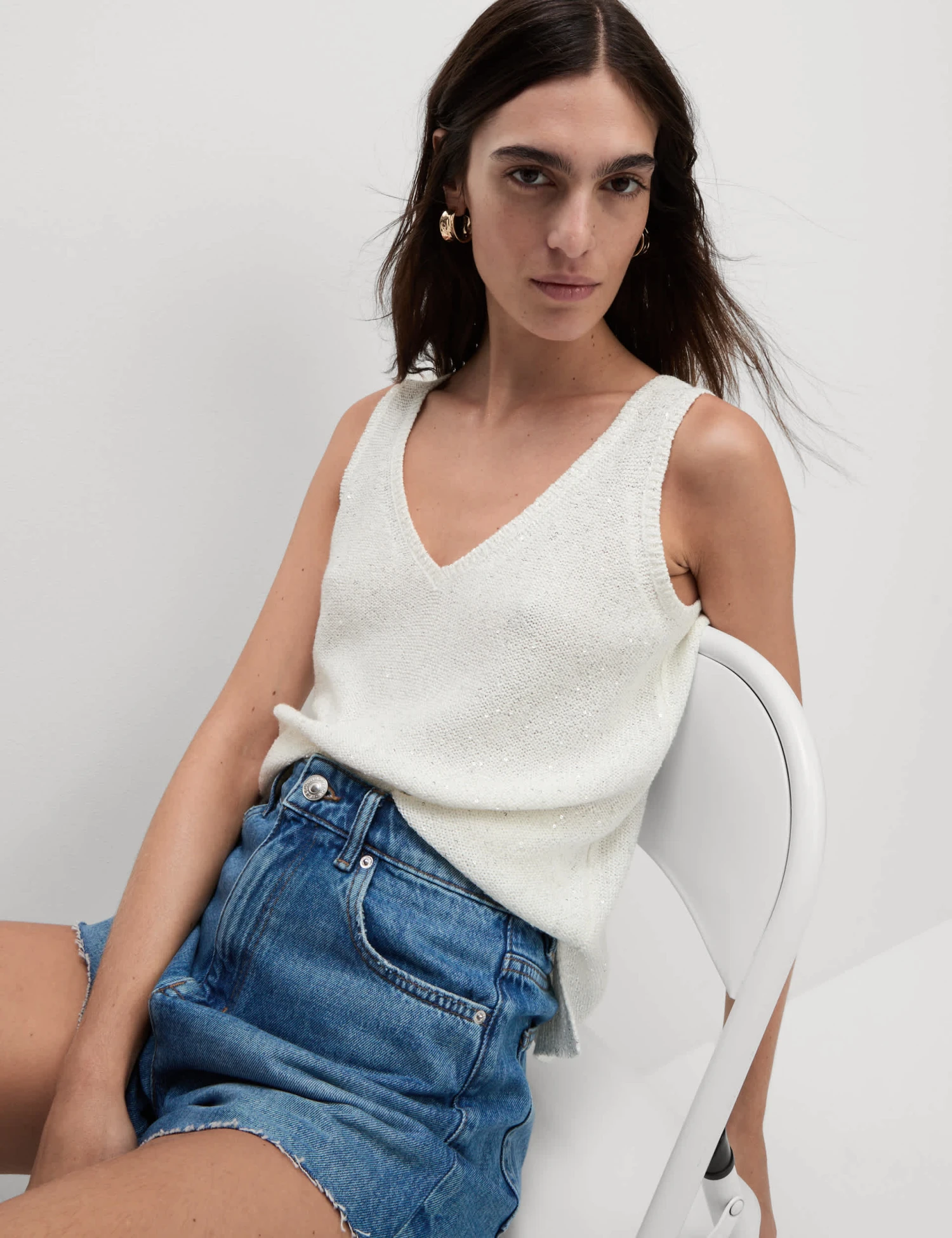 Sequin Textured V-Neck Knitted Vest 6 Sequin Textured V-Neck Knitted Vest - Image 6