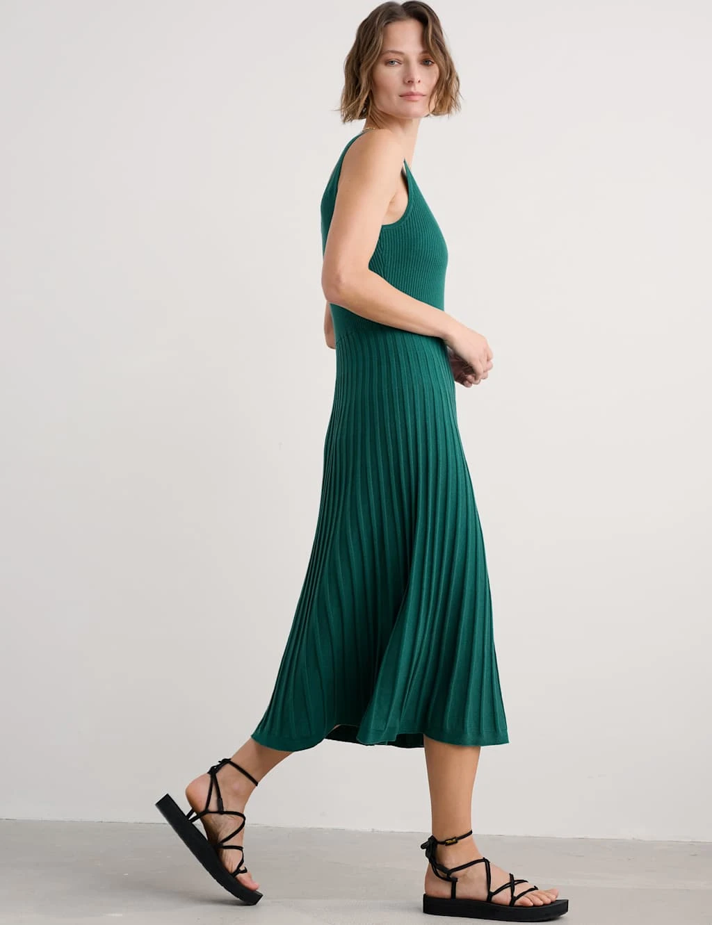 Knitted Scoop Neck Midi Skater Dress 5 Knitted Scoop Neck Midi Skater Dress - Image 5