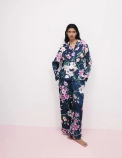 The Floral Print Pyjama Set -Marks And Spencer Shop overboard floral print satin rever pj 7